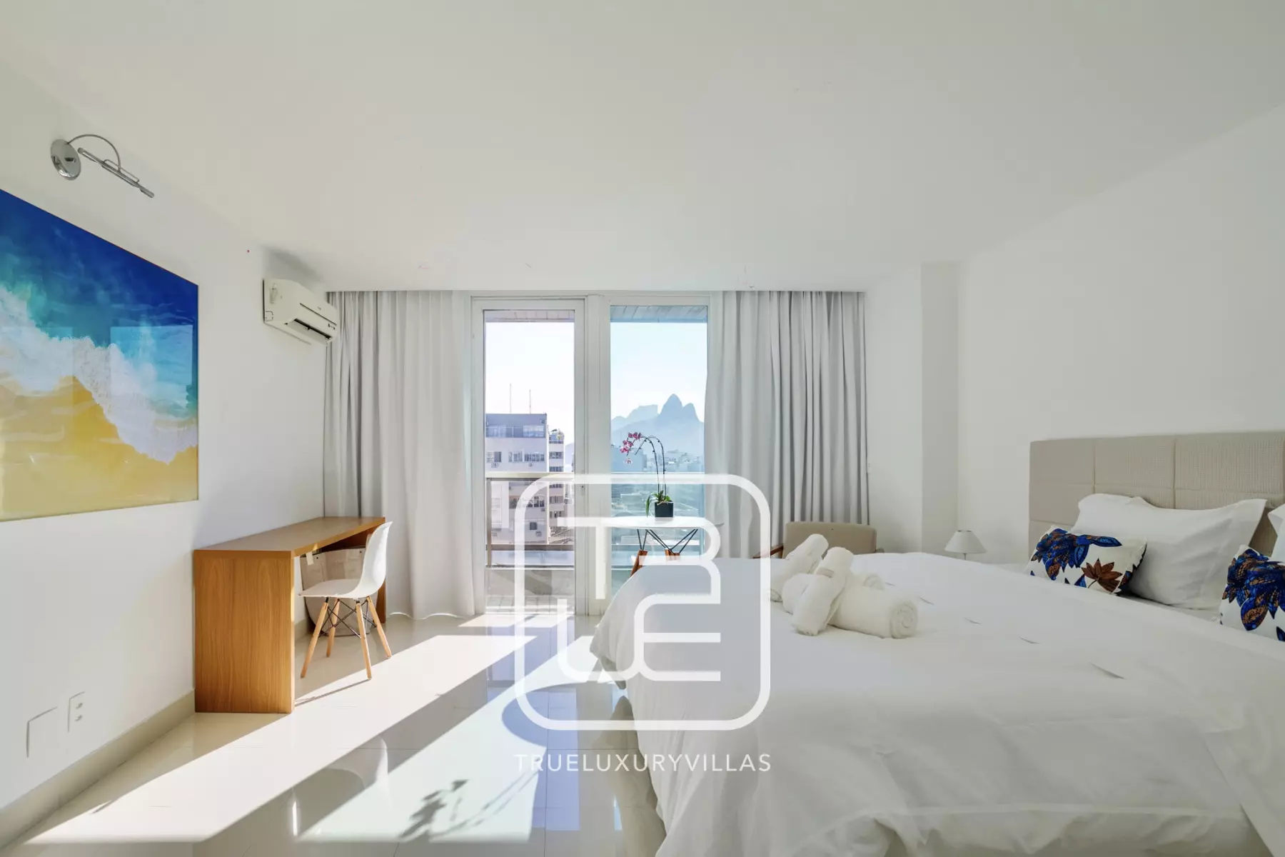 Penthouse Ador