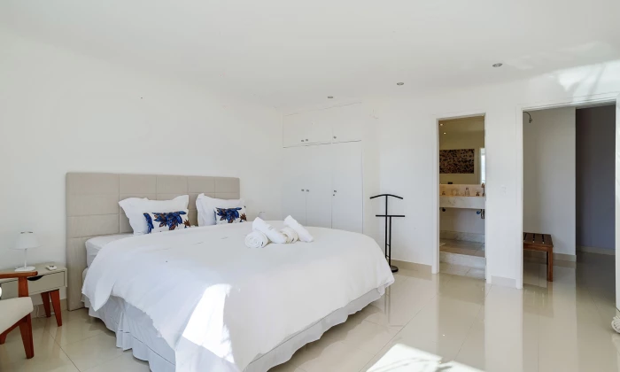 Penthouse Ador