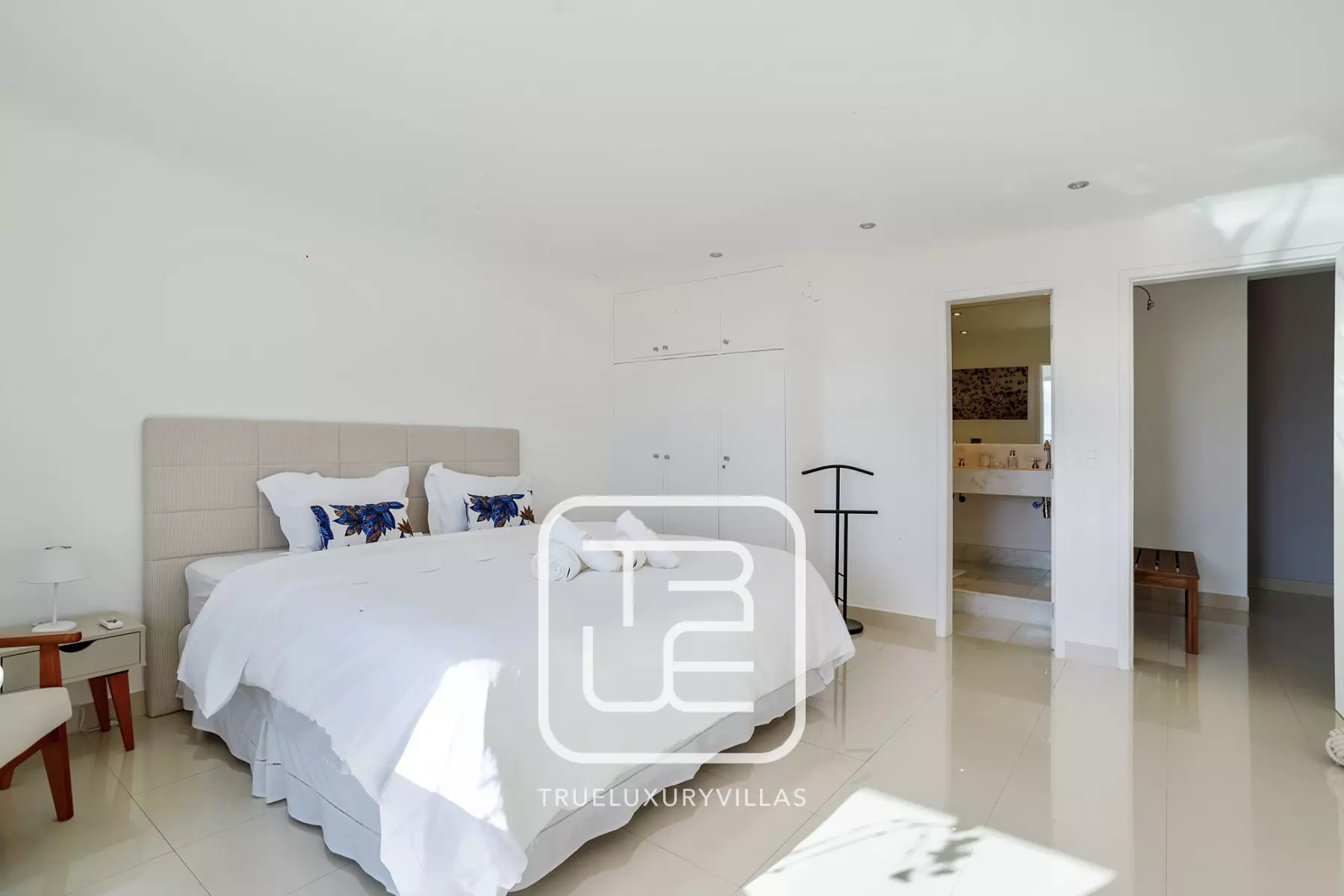 Penthouse Ador