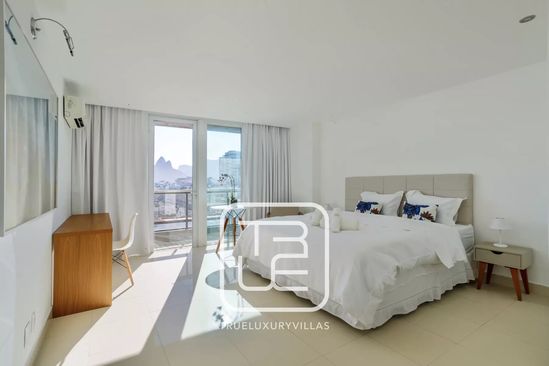 Penthouse Ador