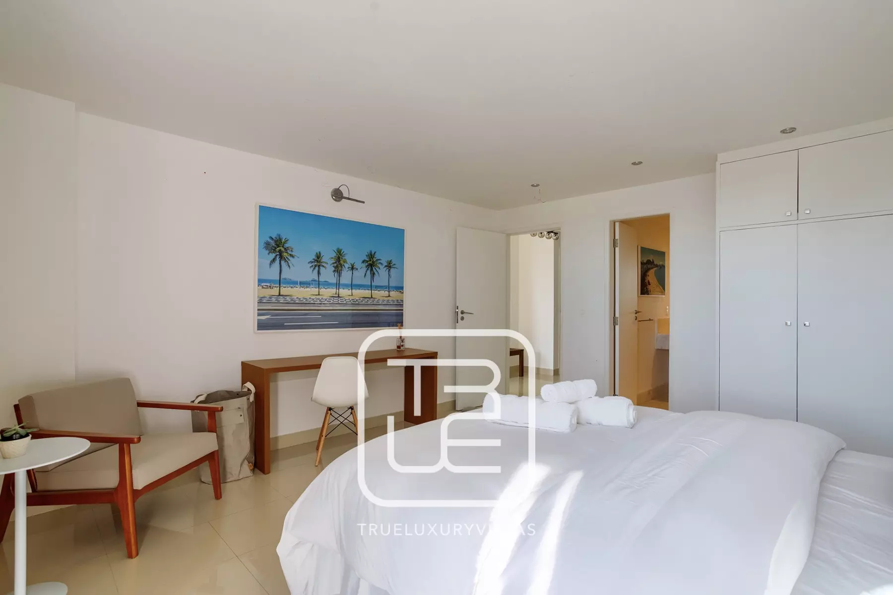 Penthouse Ador