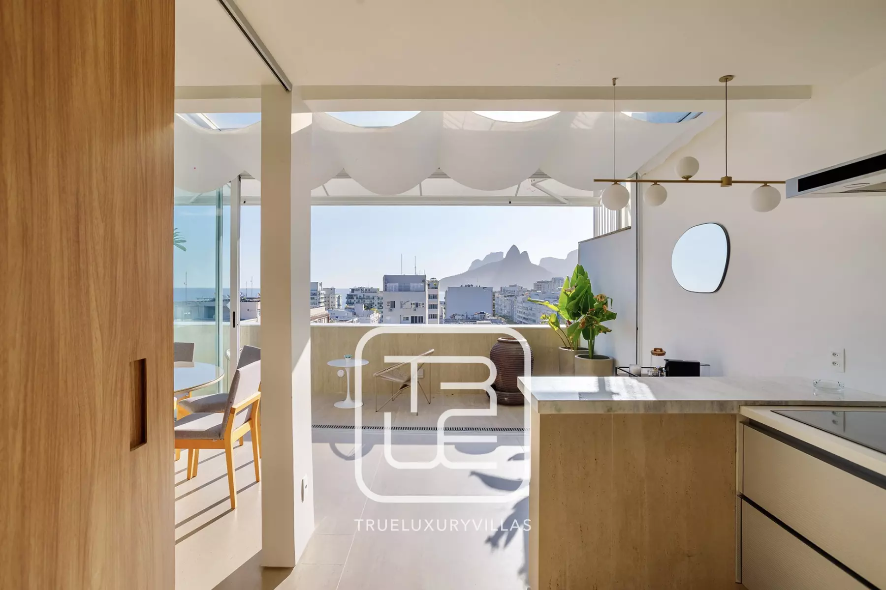 Penthouse Ador