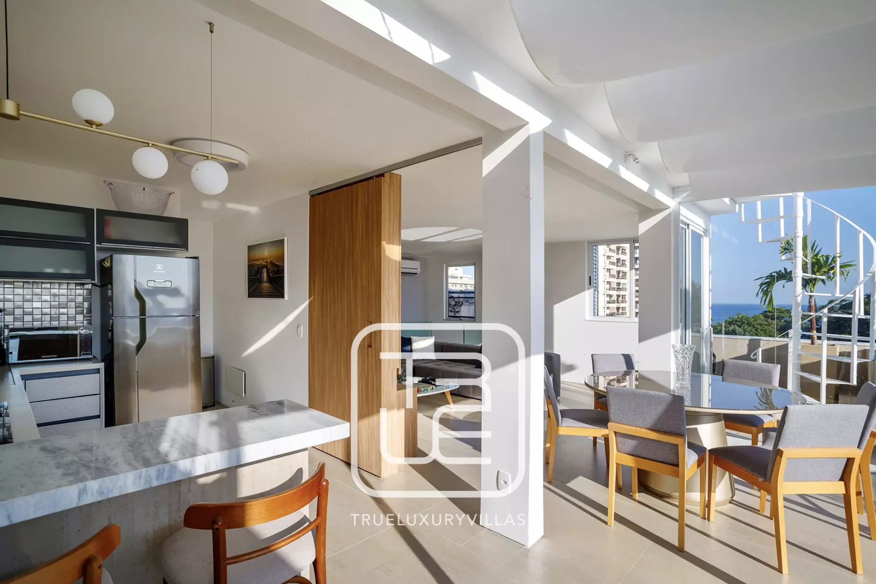 Penthouse Ador