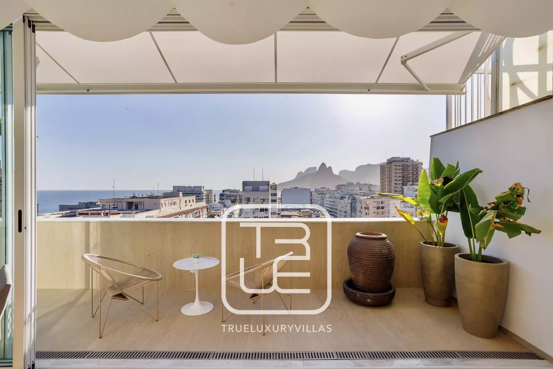 Penthouse Ador