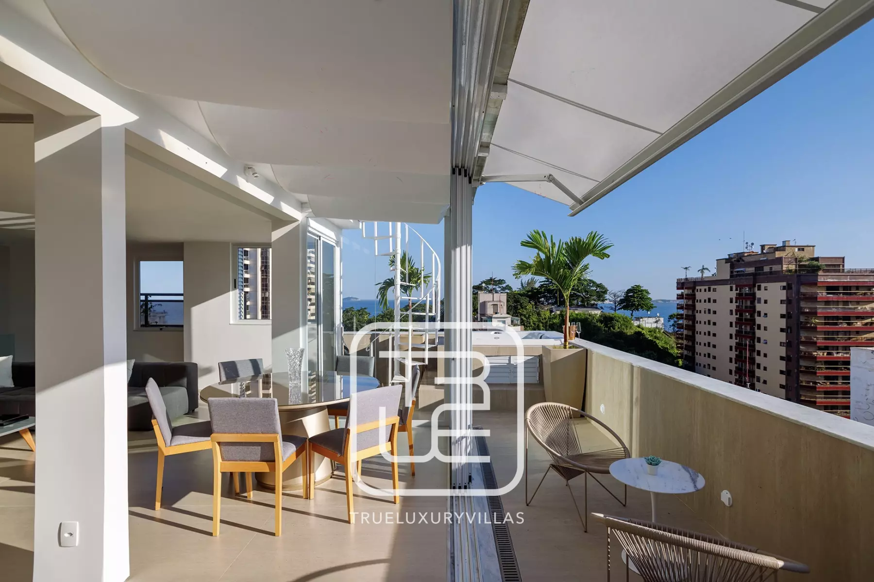 Penthouse Ador
