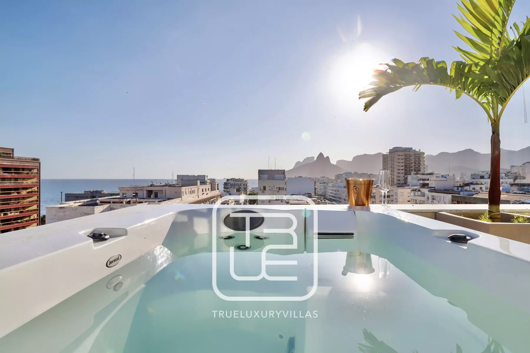 Penthouse Ador