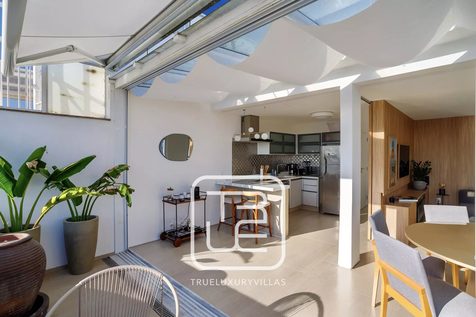 Penthouse Ador
