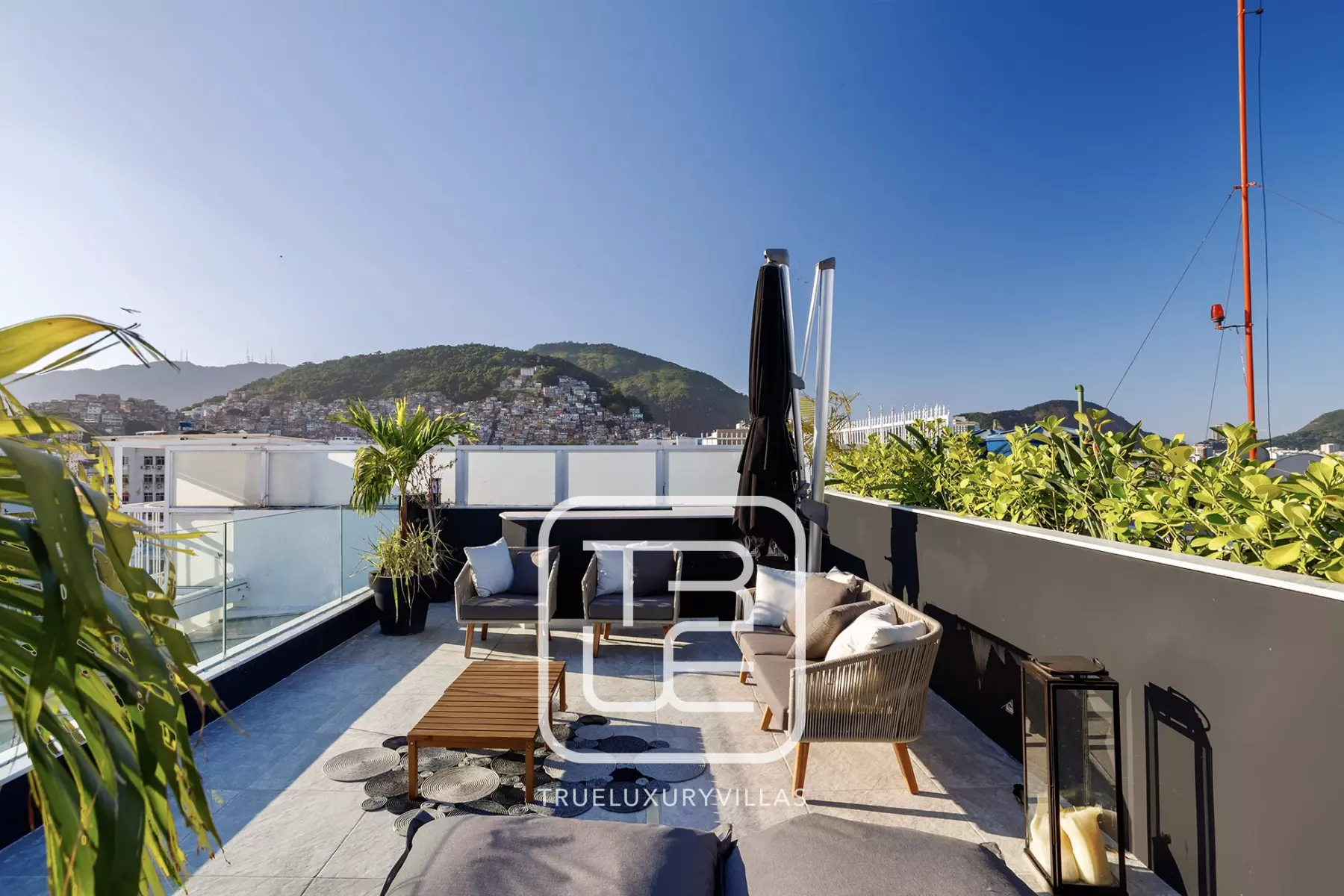 Penthouse Ador