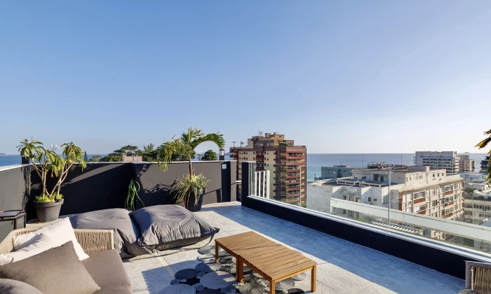 Penthouse Ador