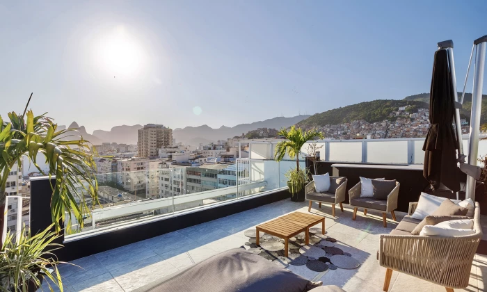 Penthouse Ador