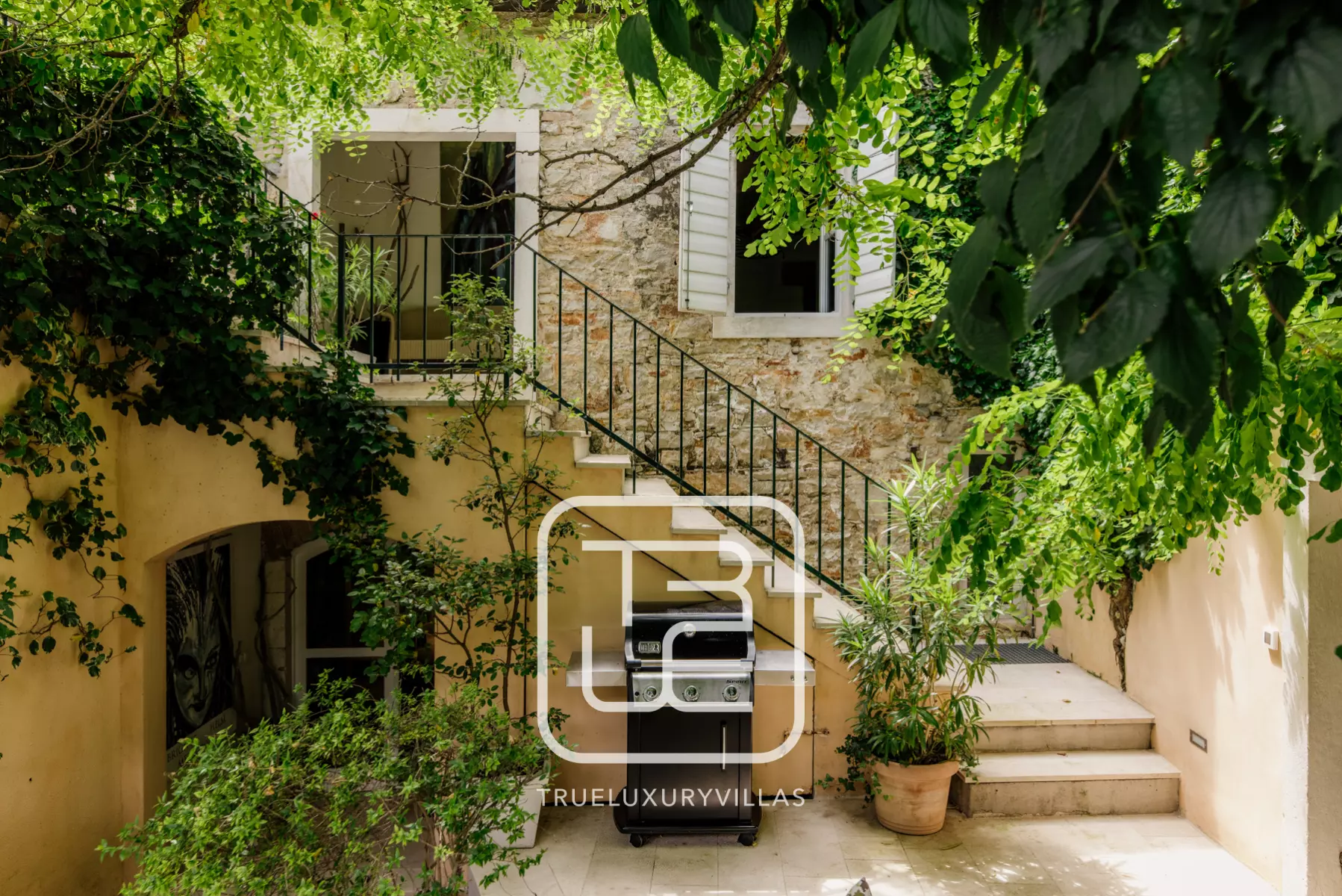 Villa Holi
