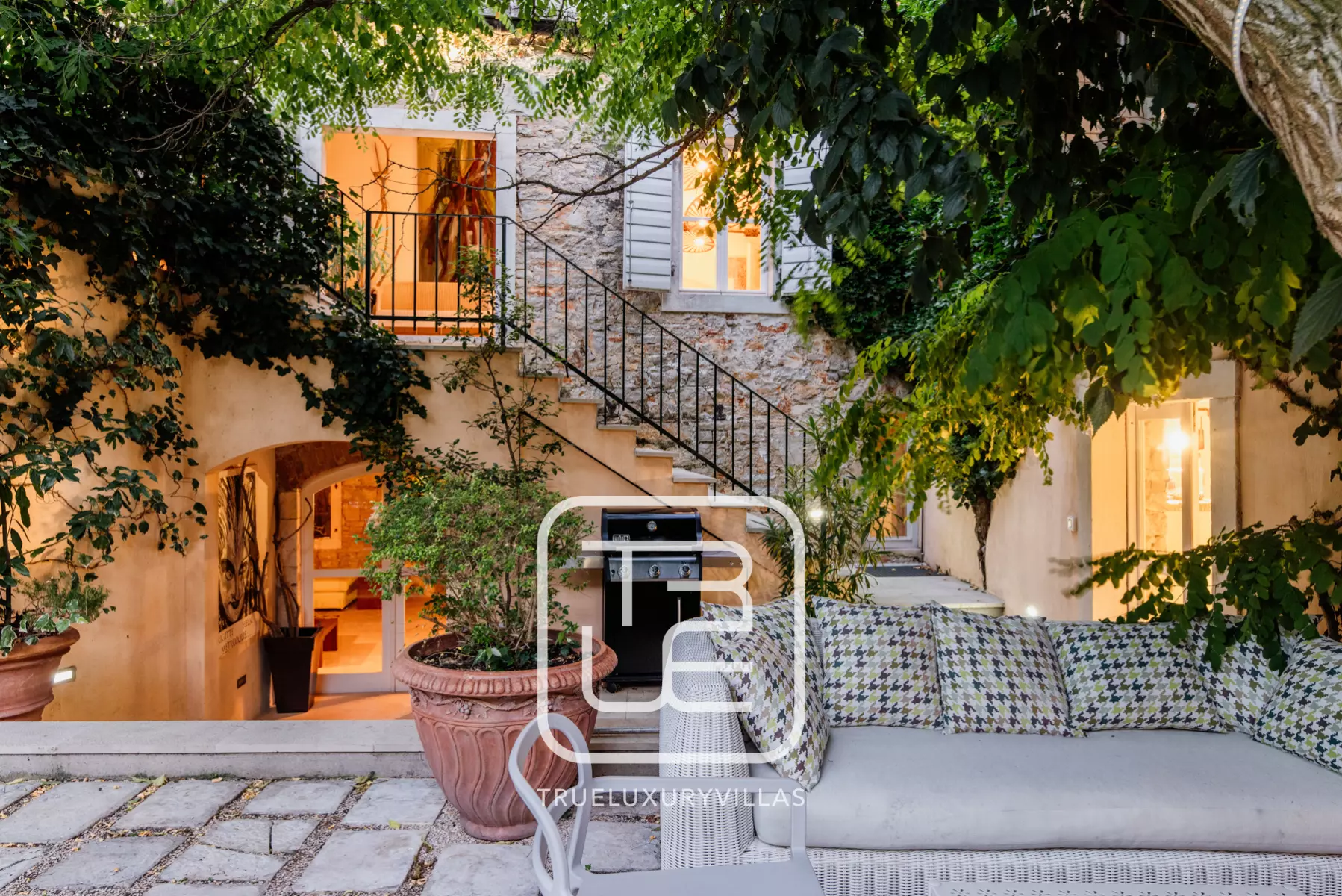 Villa Holi