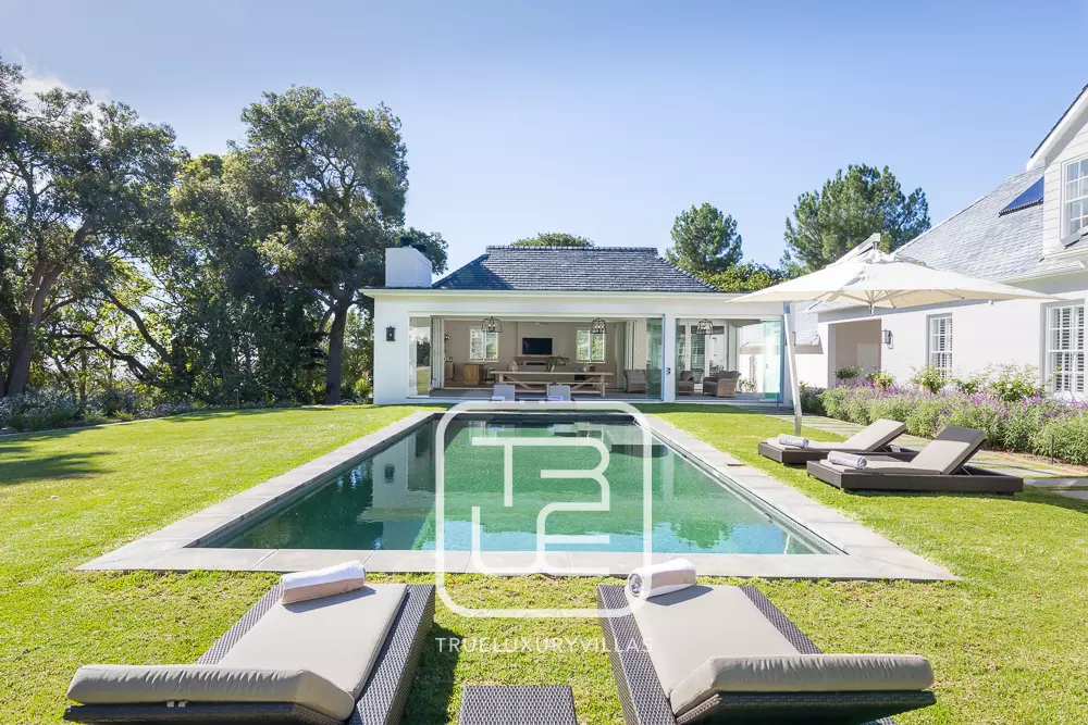 Villa Wisteria Lane