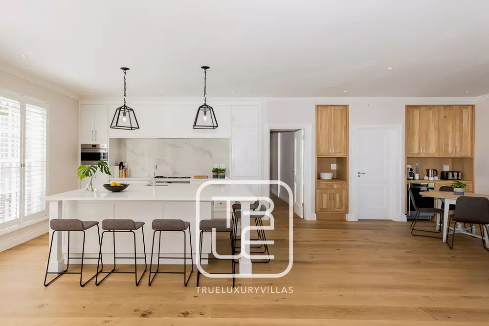 Villa Wisteria Lane