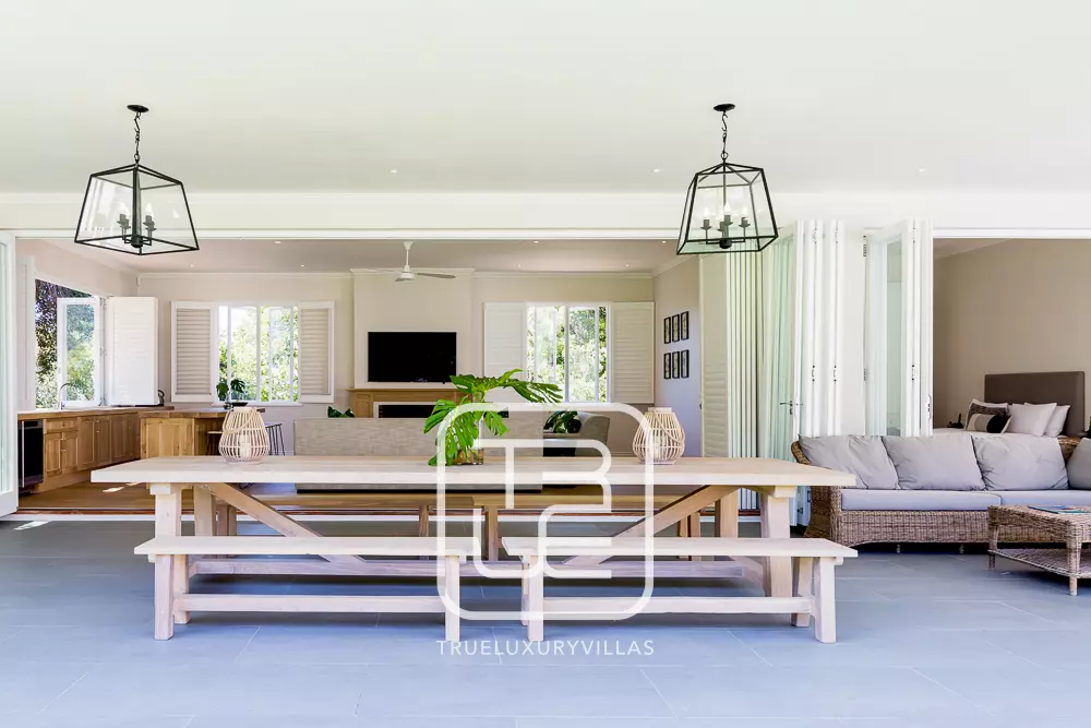 Villa Wisteria Lane