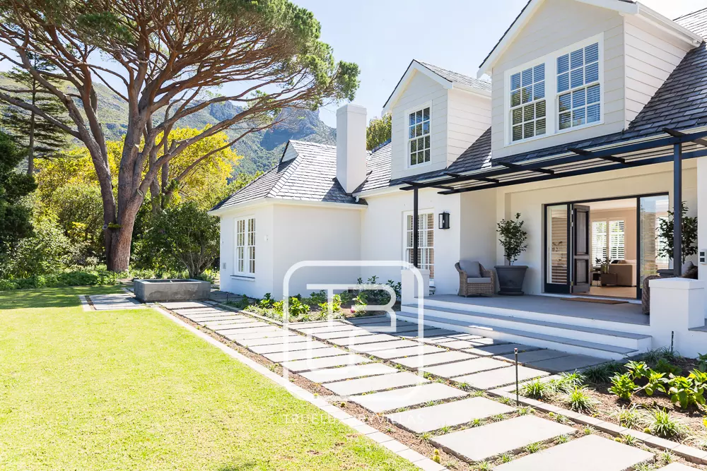 Villa Wisteria Lane