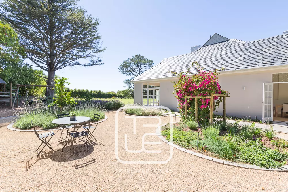 Villa Wisteria Lane