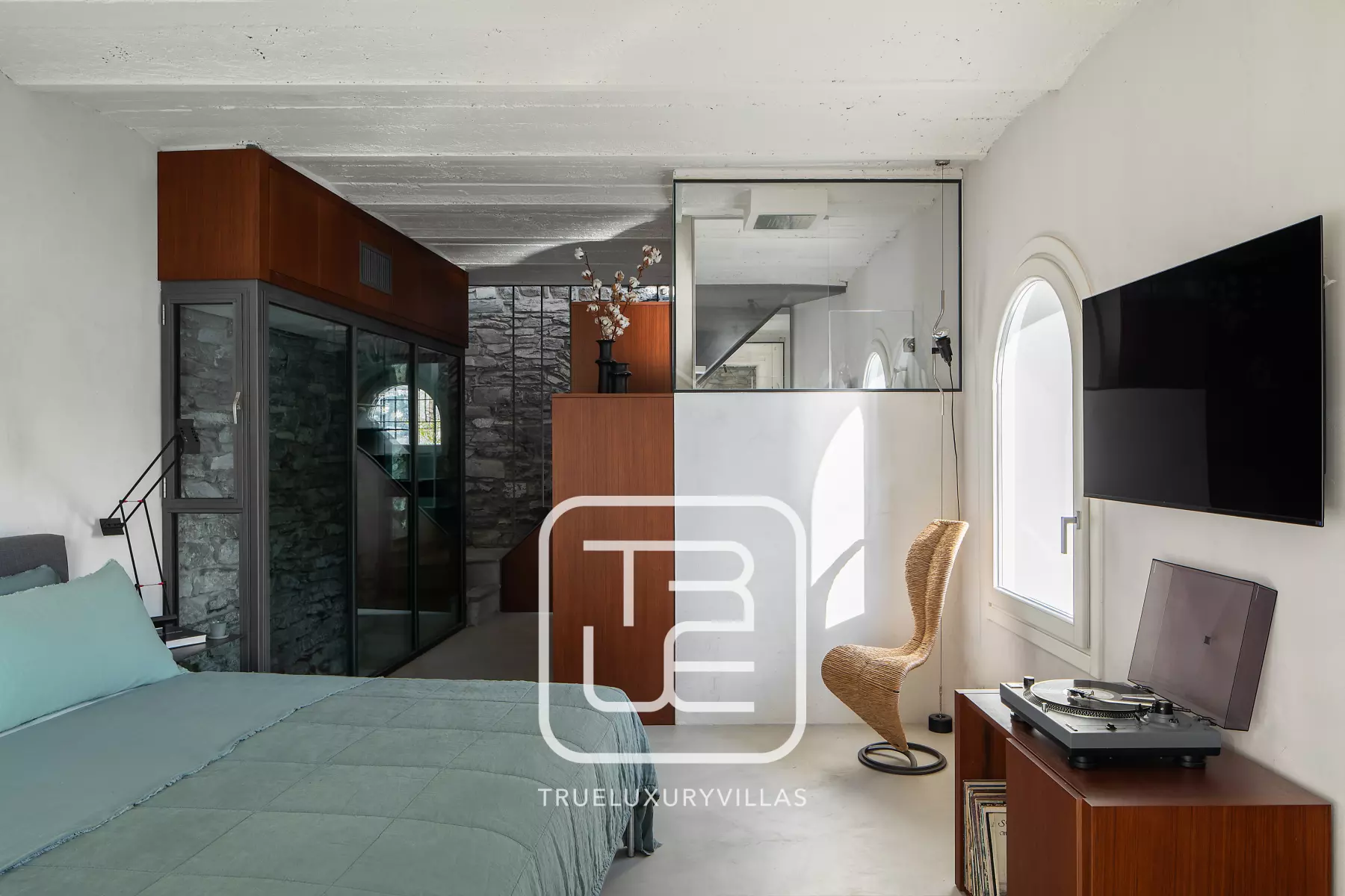 Lake Suite