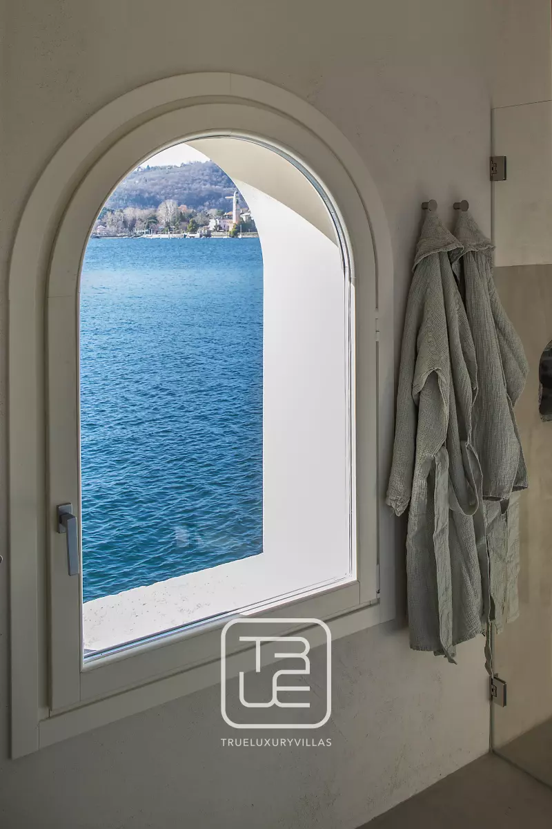 Lake Suite