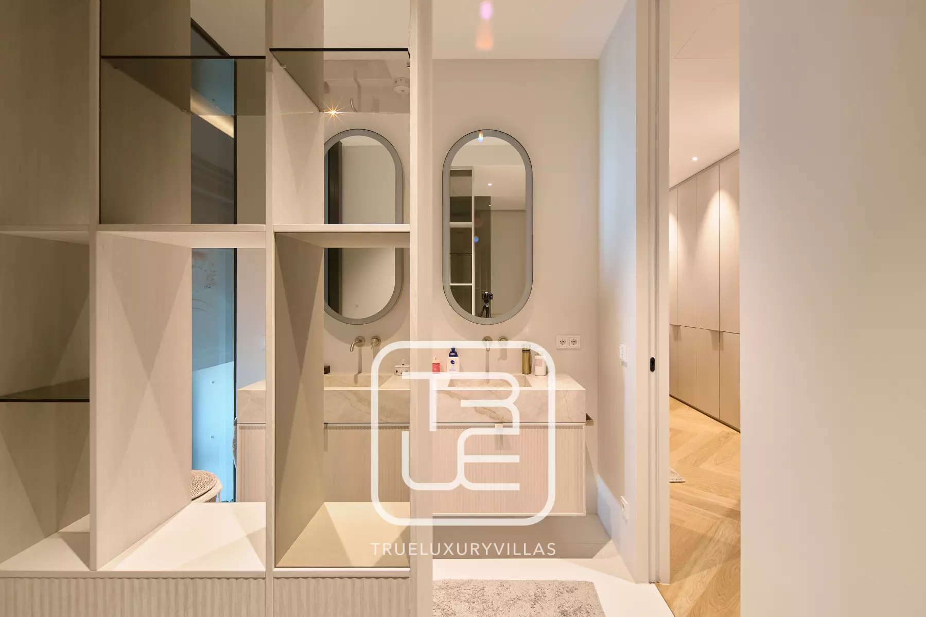 Apartment Pangea