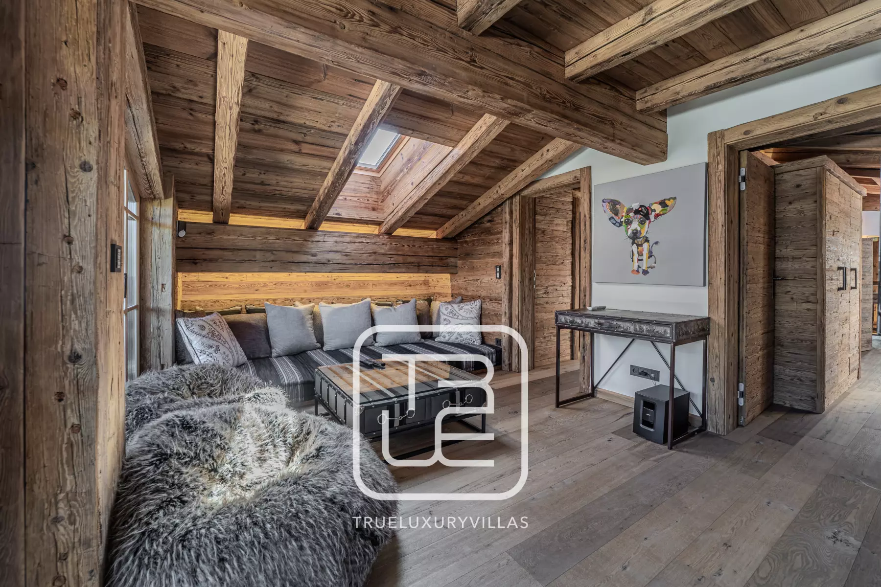 Lounge room
