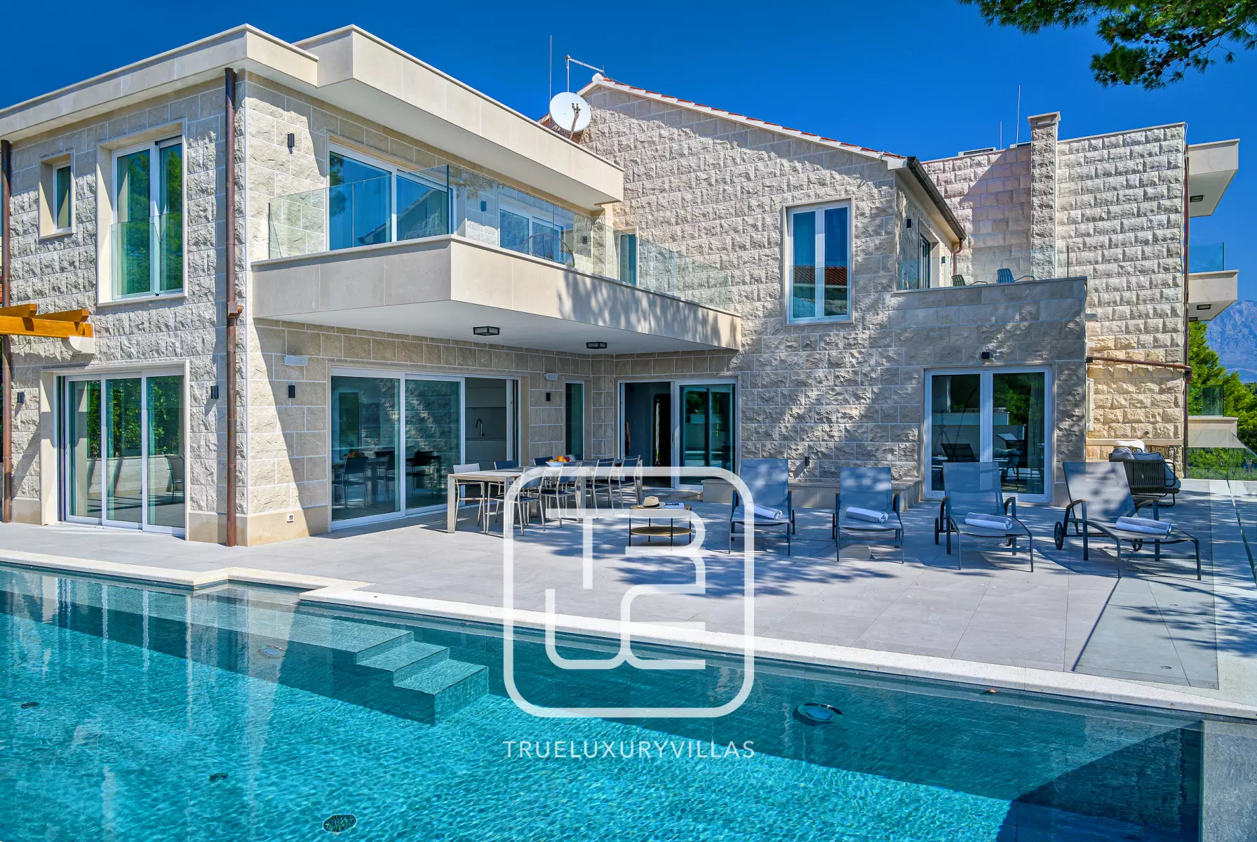 Villa Polly
