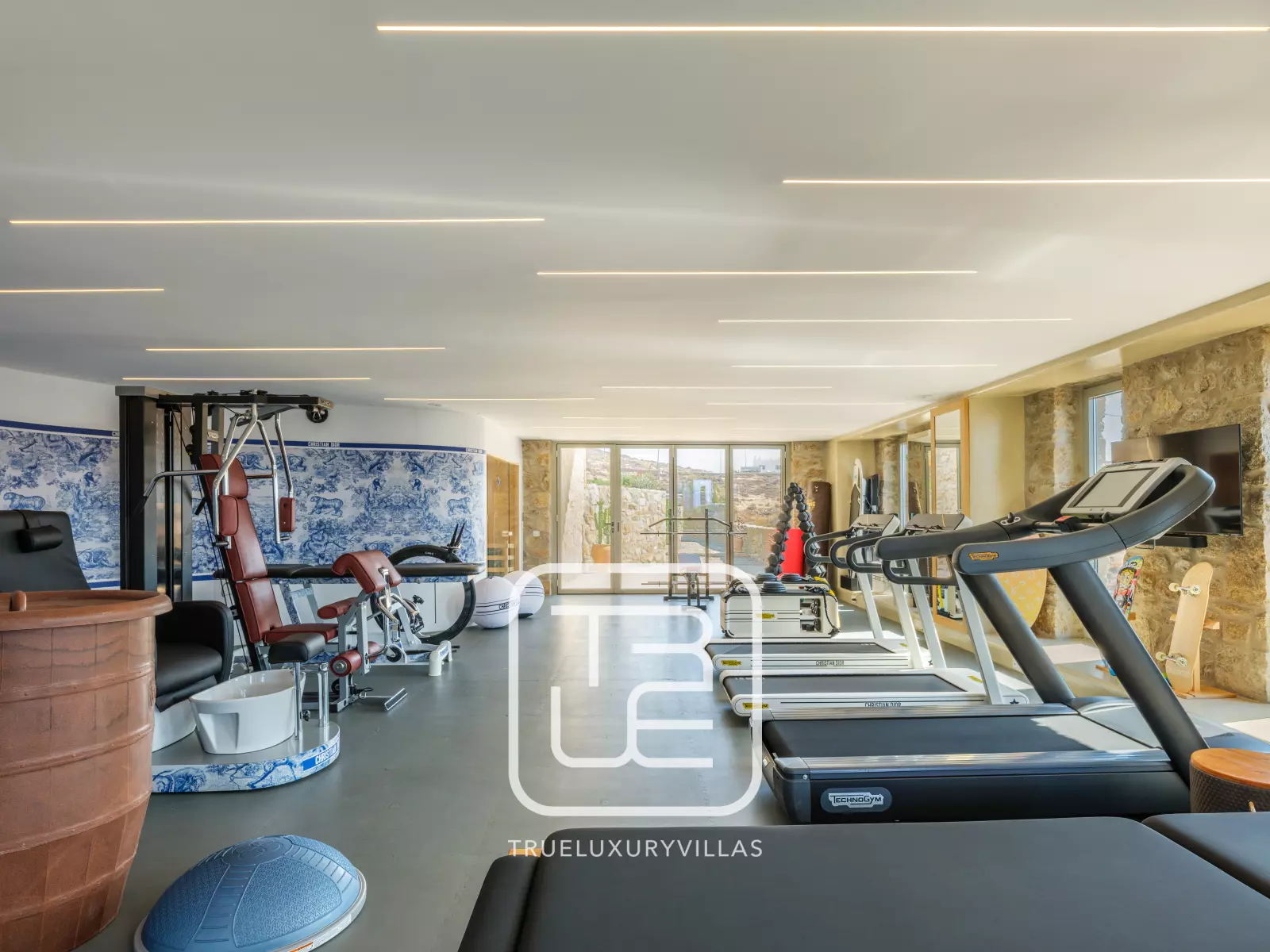 Lukas Estate
