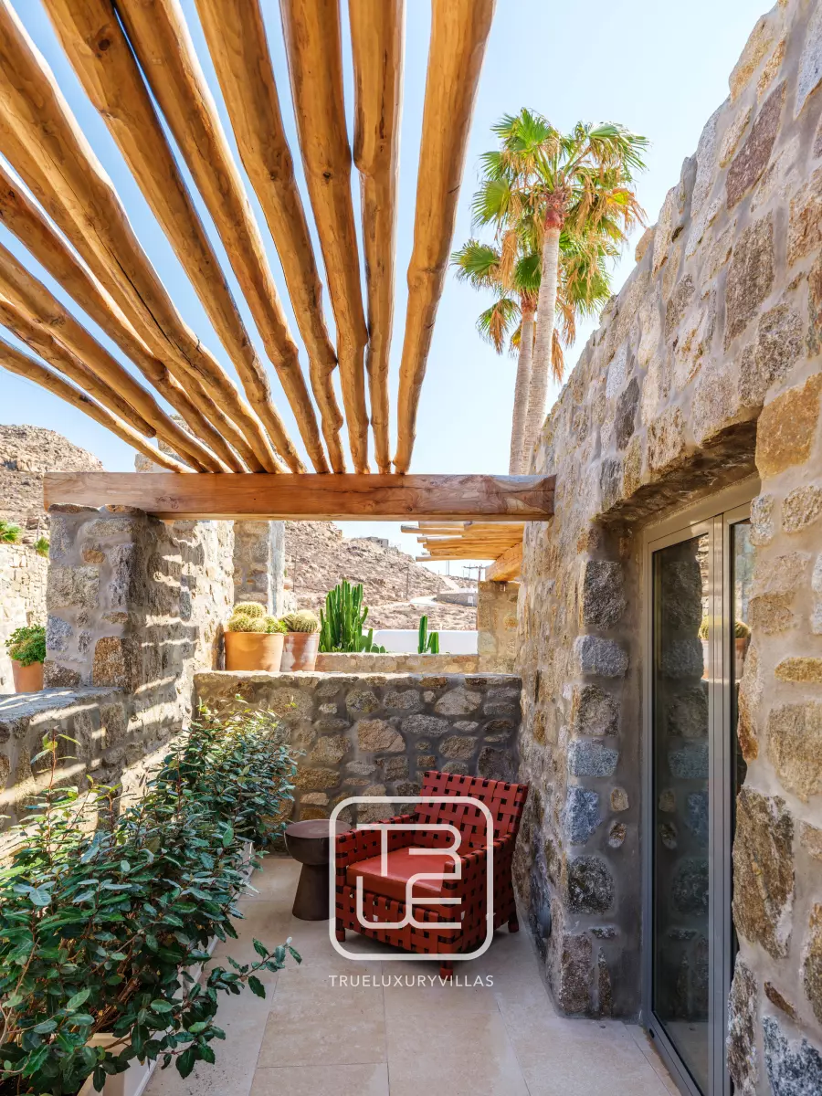 Lukas Estate