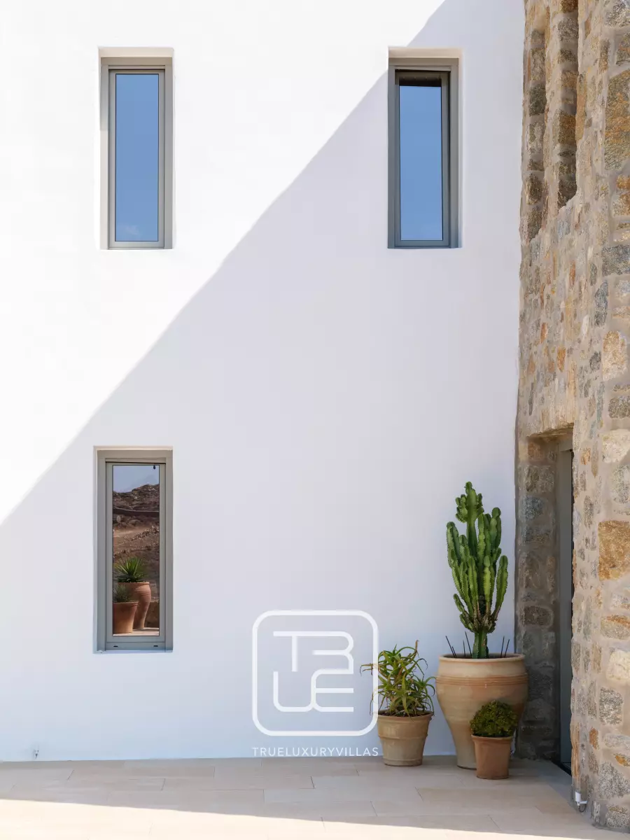 Lukas Estate