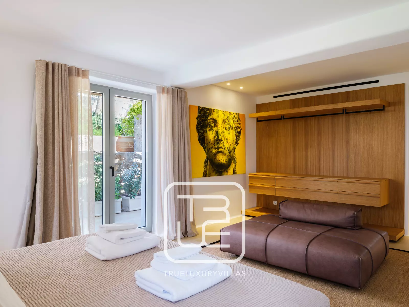 Lukas Estate