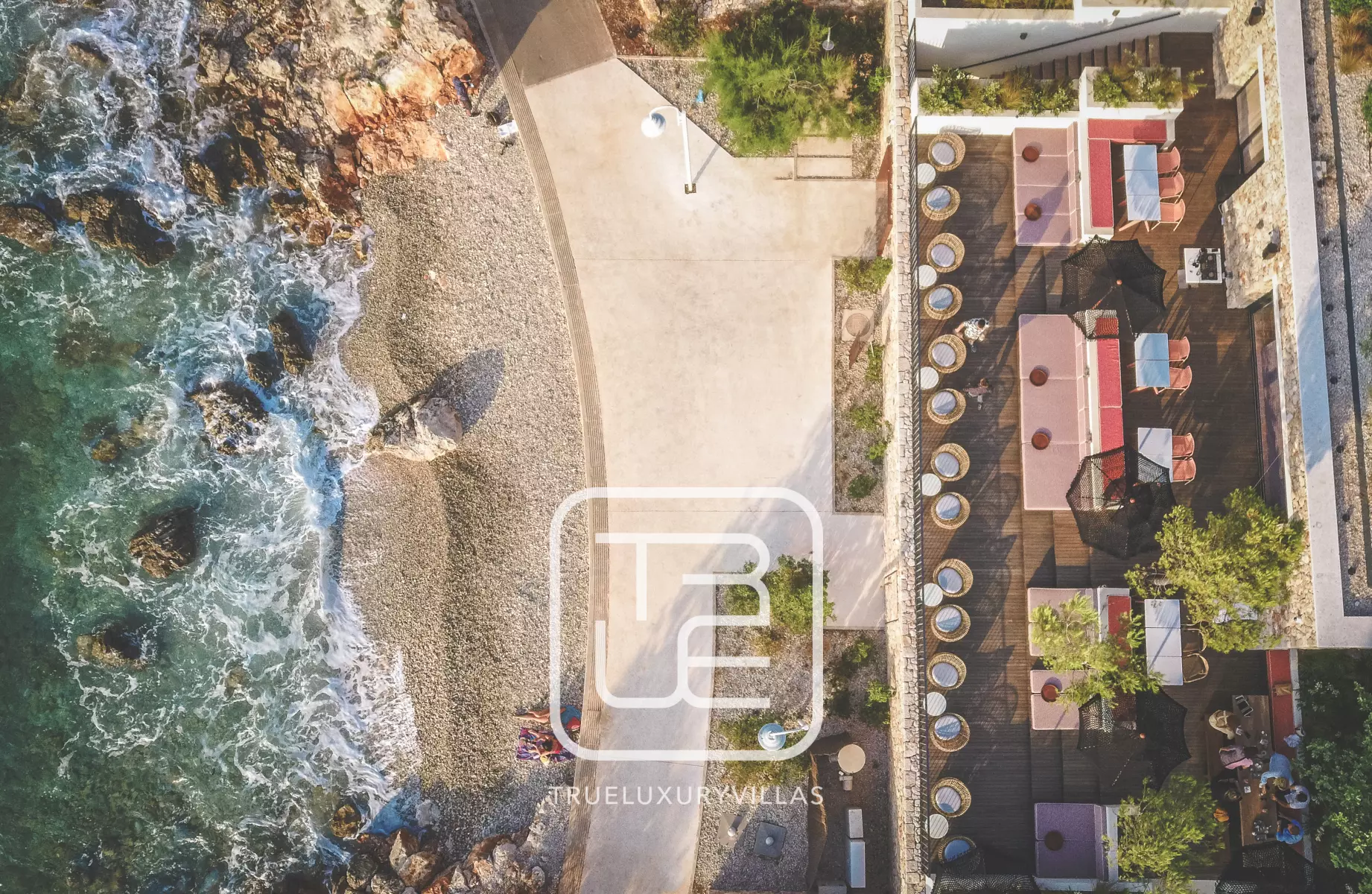 Villa Bay