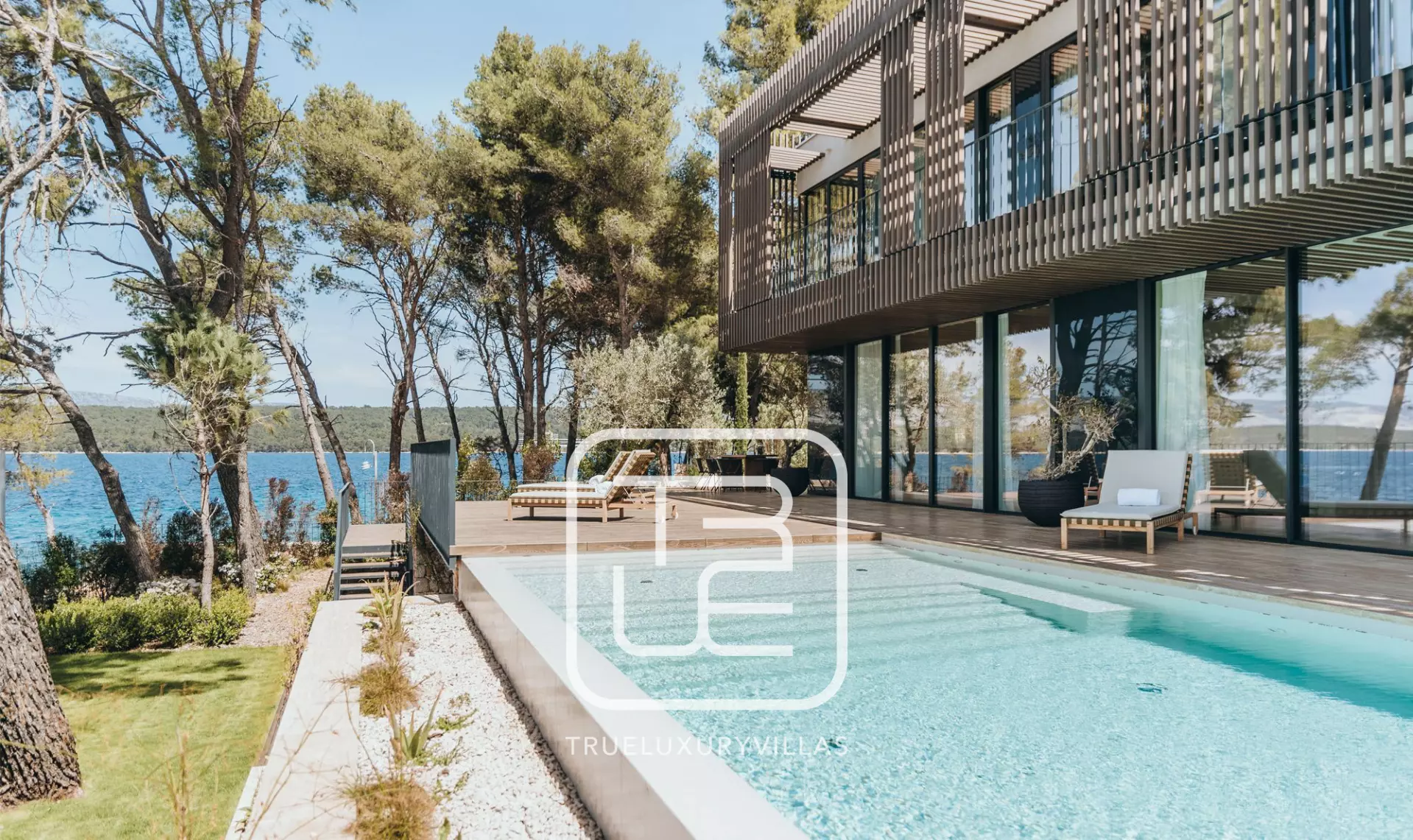 Villa Bay