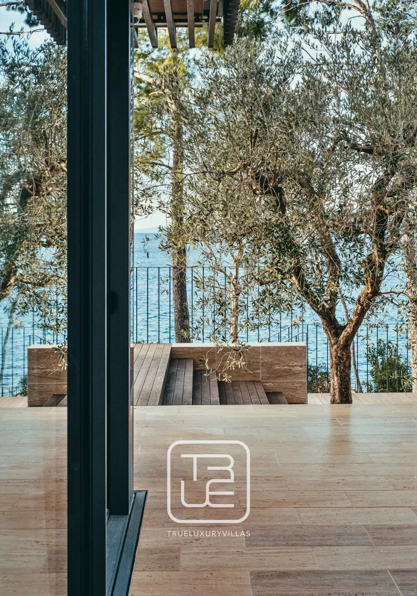 Villa Bay