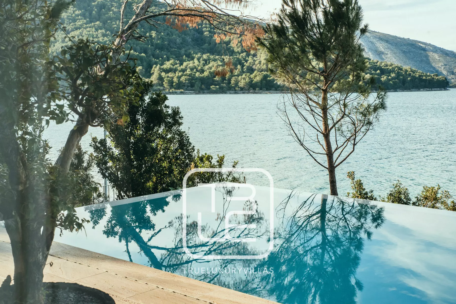 Villa Bay