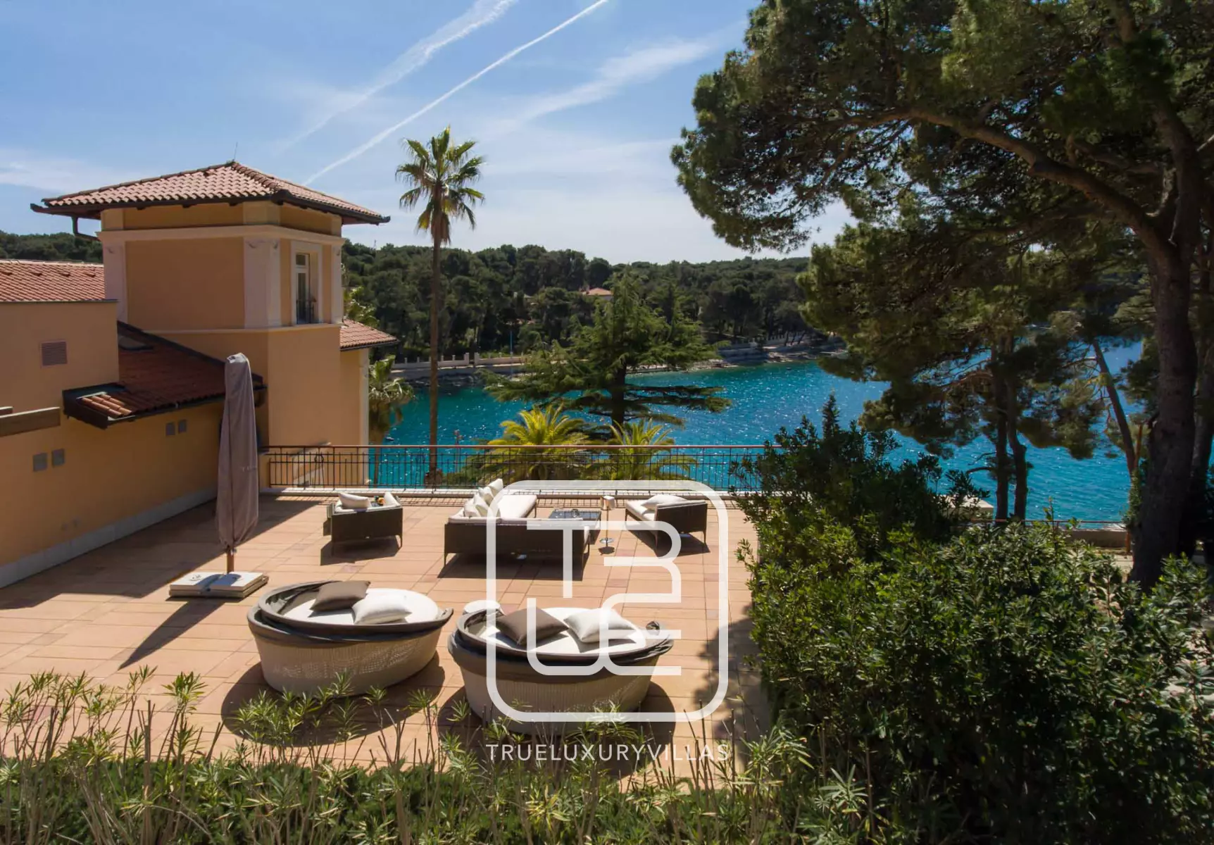 Villa Mira