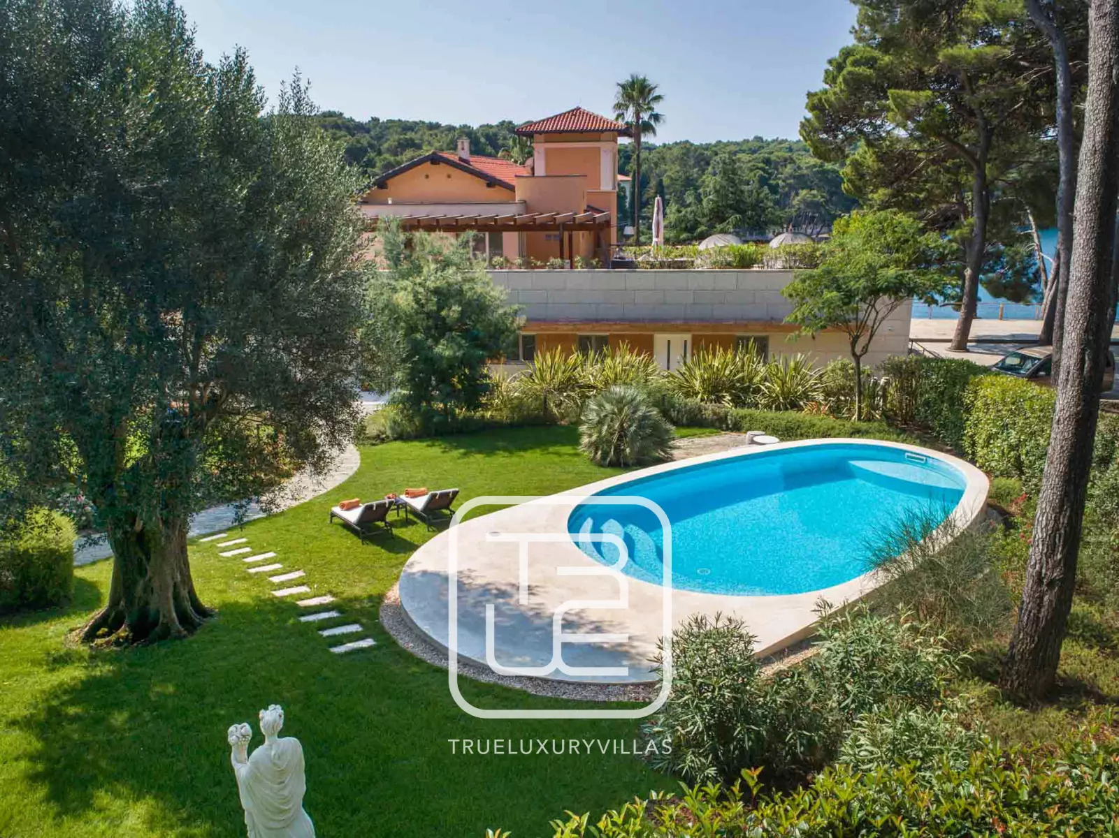 Villa Mira