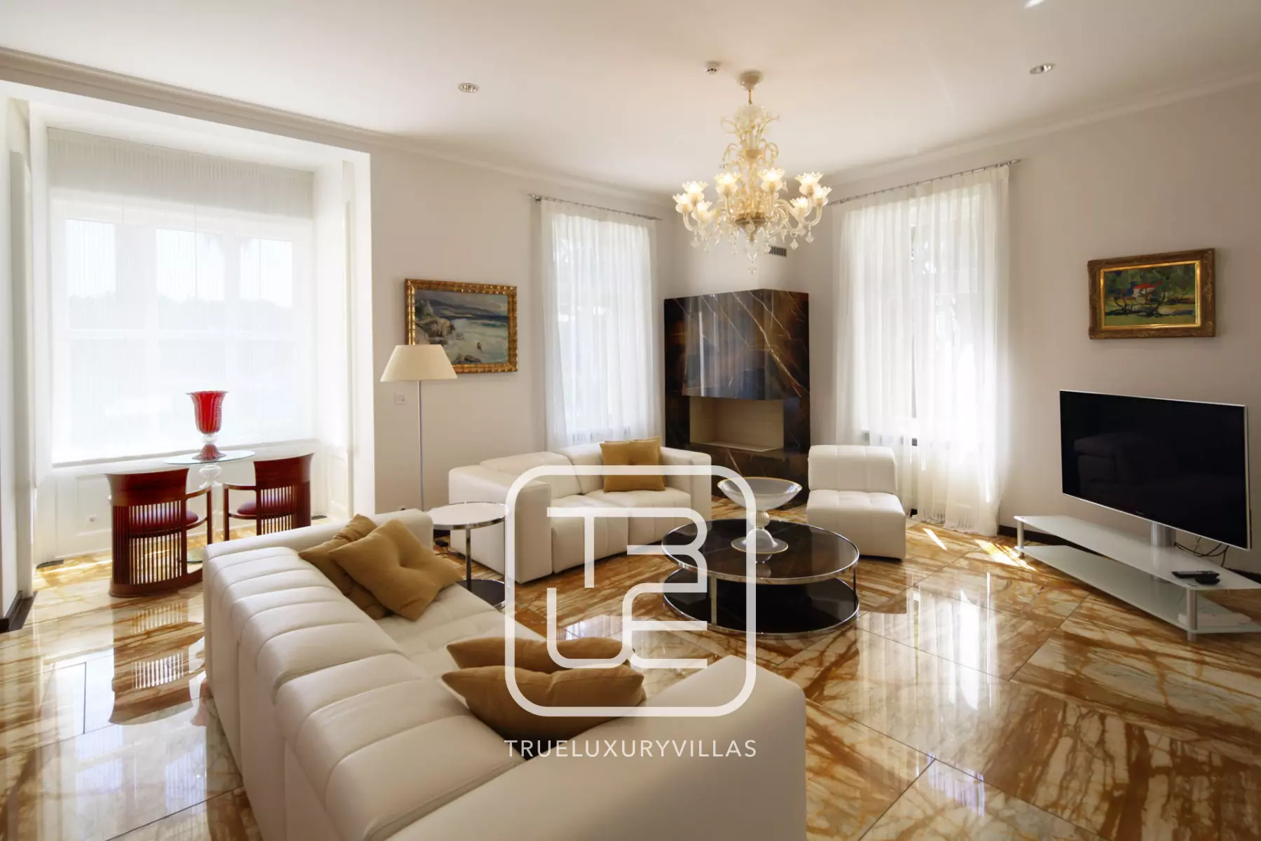 Villa Mira