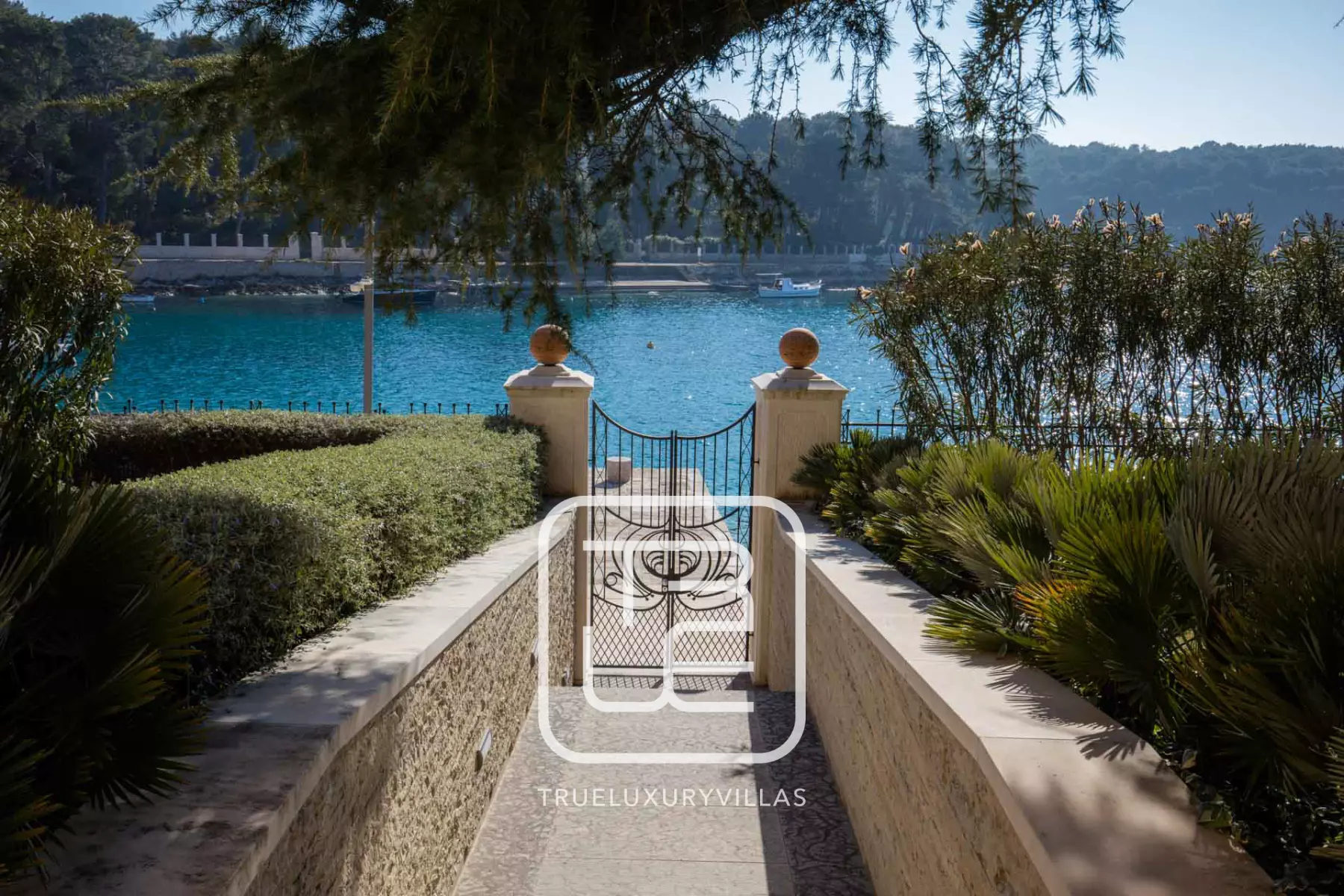 Villa Mira