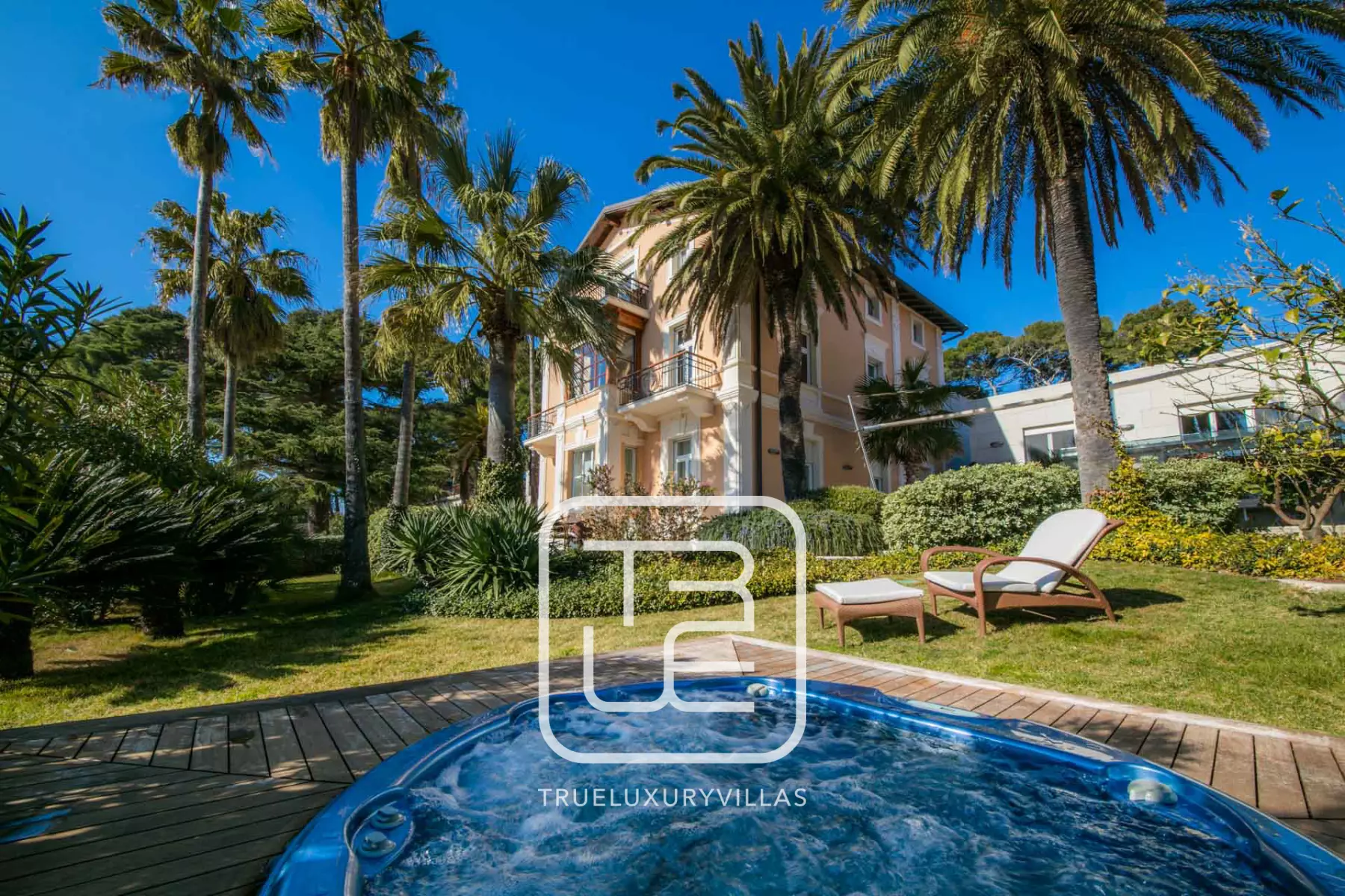 Villa Mira